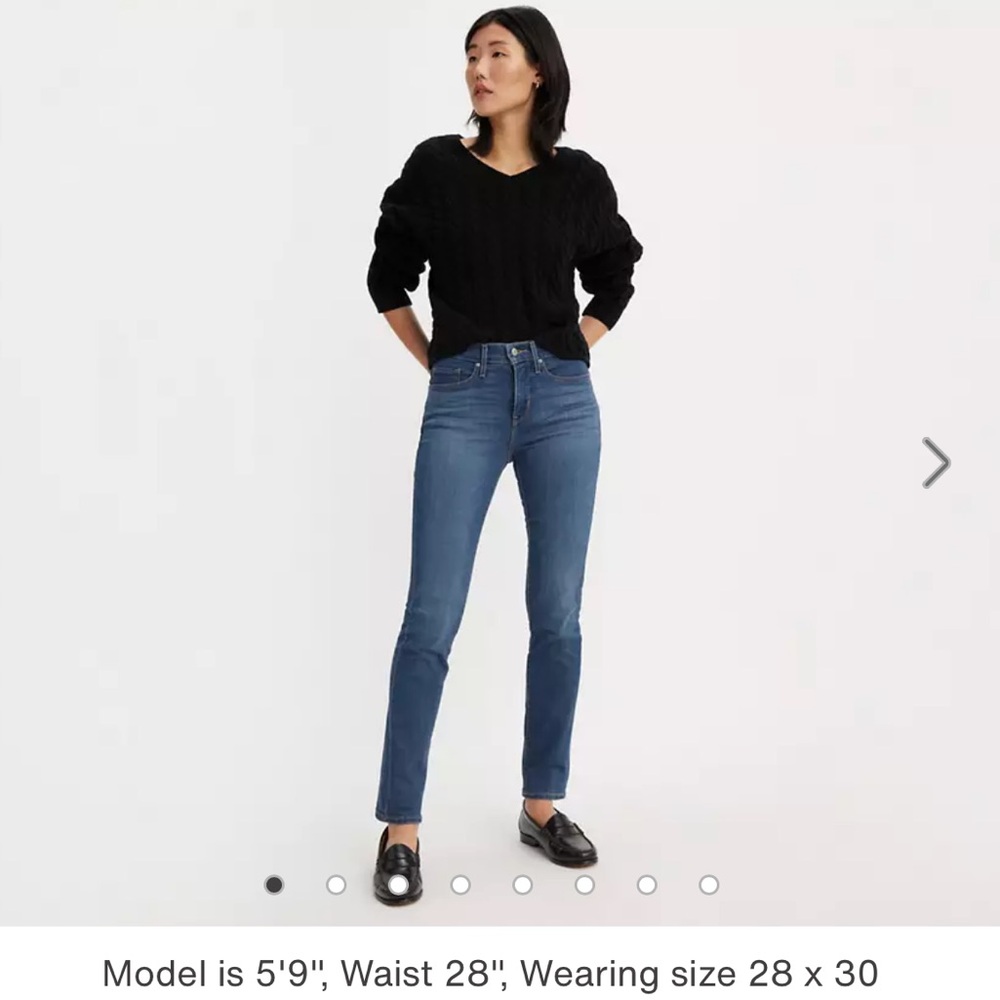 Levi’s 312 shaping slim jeans, size 28, 32” inseam, EUC
